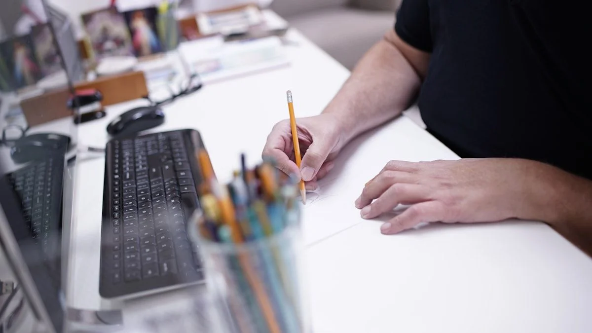 Desainer fashion di workspace