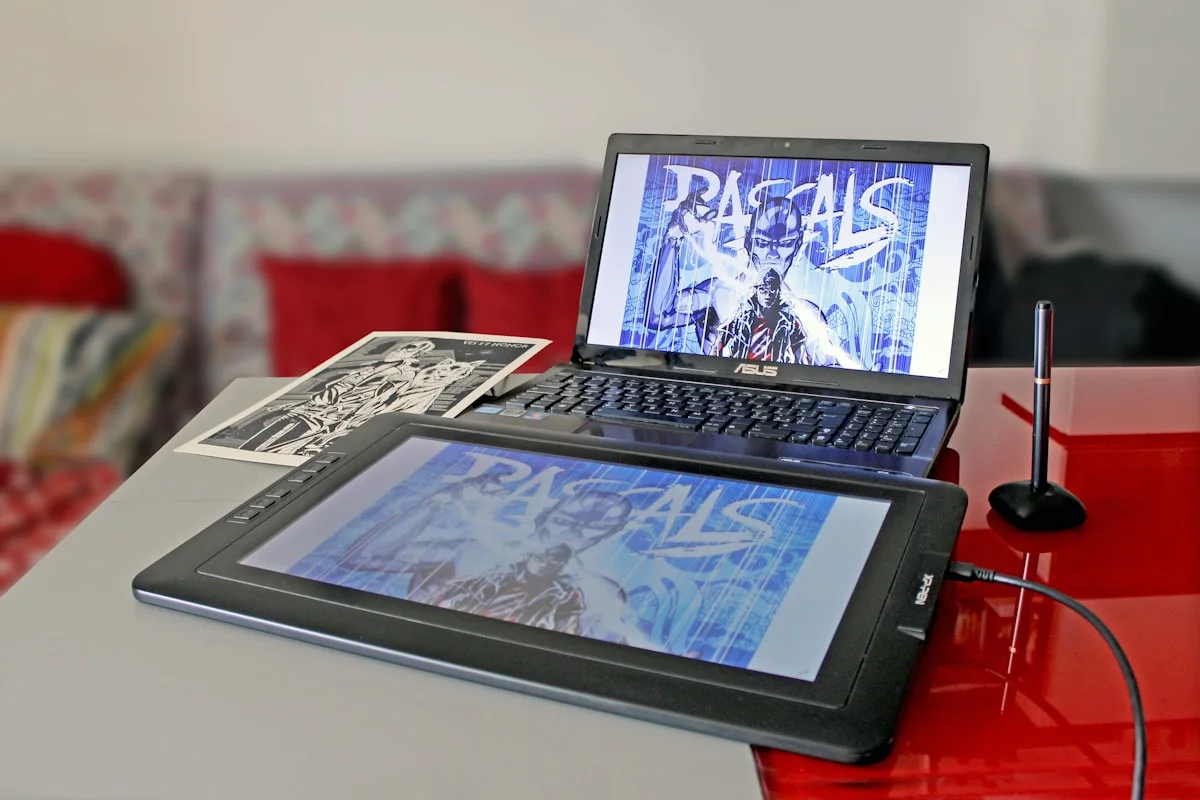 Pen Display Monitor dan laptop